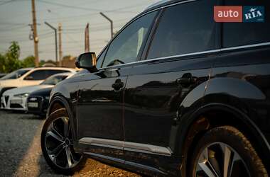 Внедорожник / Кроссовер Audi Q7 2021 в 