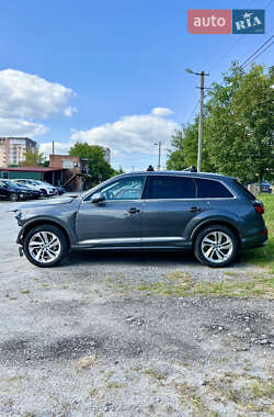 Внедорожник / Кроссовер Audi Q7 2020 в 