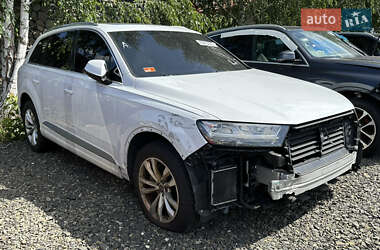 Внедорожник / Кроссовер Audi Q7 2017 в 