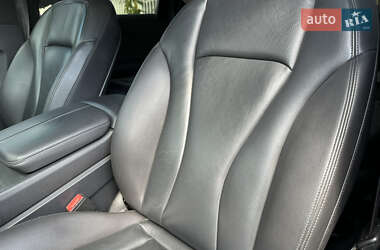 Внедорожник / Кроссовер Audi Q7 2017 в 
