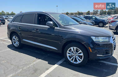 Внедорожник / Кроссовер Audi Q7 2017 в 