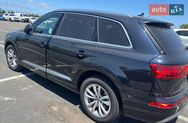 Внедорожник / Кроссовер Audi Q7 2017 в 