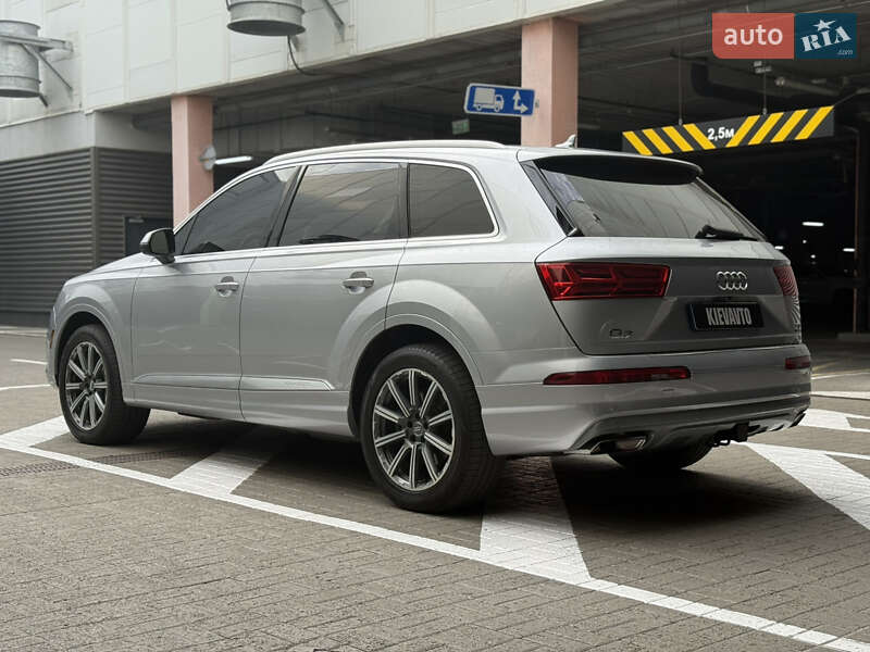 Внедорожник / Кроссовер Audi Q7 2015 в Киеве