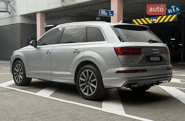 Внедорожник / Кроссовер Audi Q7 2015 в 
