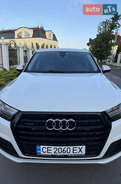 Внедорожник / Кроссовер Audi Q7 2017 в 