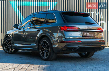Внедорожник / Кроссовер Audi Q7 2019 в 
