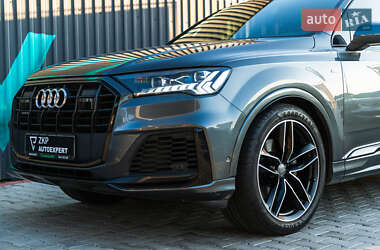 Внедорожник / Кроссовер Audi Q7 2019 в 