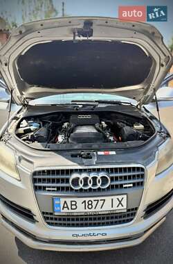 Внедорожник / Кроссовер Audi Q7 2007 в 