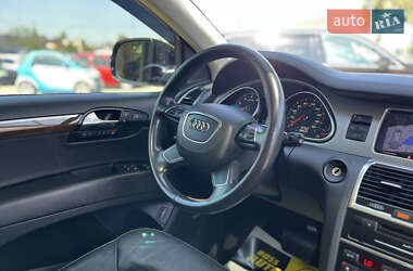 Позашляховик / Кросовер Audi Q7 2012 в 