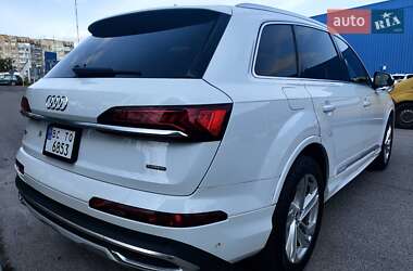 Внедорожник / Кроссовер Audi Q7 2020 в 