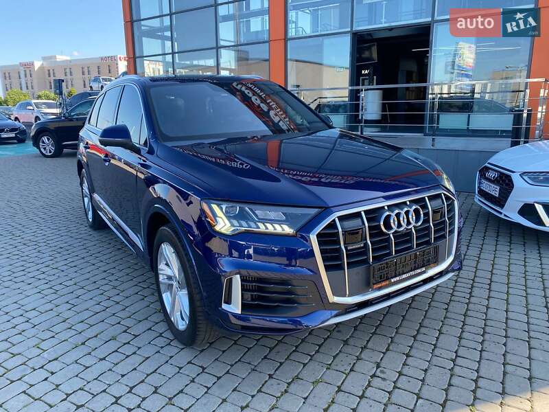 Внедорожник / Кроссовер Audi Q7 2021 в 
