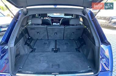 Внедорожник / Кроссовер Audi Q7 2021 в 