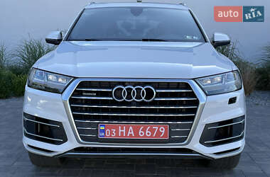 Внедорожник / Кроссовер Audi Q7 2017 в 