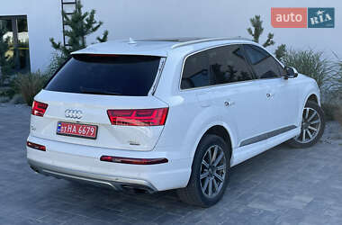 Внедорожник / Кроссовер Audi Q7 2017 в 