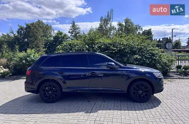 Внедорожник / Кроссовер Audi Q7 2016 в 