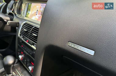 Позашляховик / Кросовер Audi Q7 2007 в 