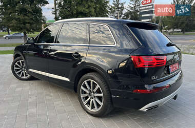 Внедорожник / Кроссовер Audi Q7 2017 в 