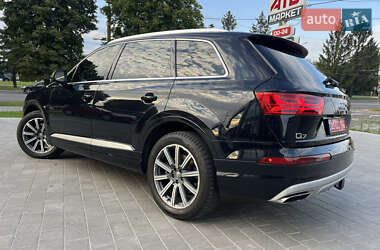 Внедорожник / Кроссовер Audi Q7 2017 в 