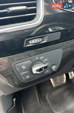 Внедорожник / Кроссовер Audi Q7 2017 в 