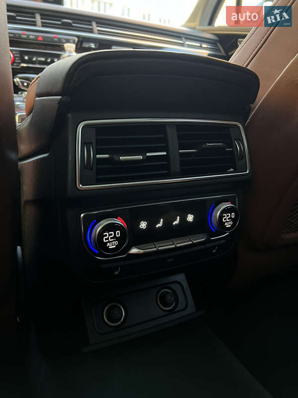 Позашляховик / Кросовер Audi Q7 2016 в Чернівцях