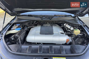 Внедорожник / Кроссовер Audi Q7 2012 в 
