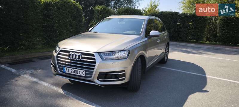 Позашляховик / Кросовер Audi Q7 2015 в Києві