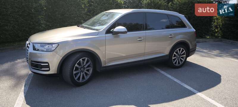 Позашляховик / Кросовер Audi Q7 2015 в Києві