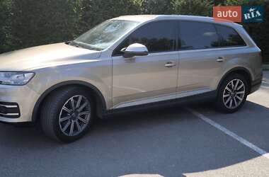 Внедорожник / Кроссовер Audi Q7 2015 в 