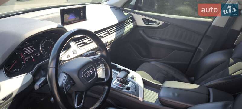 Позашляховик / Кросовер Audi Q7 2015 в Києві