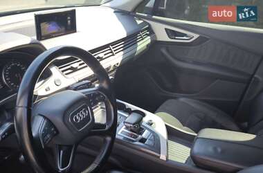 Внедорожник / Кроссовер Audi Q7 2015 в 