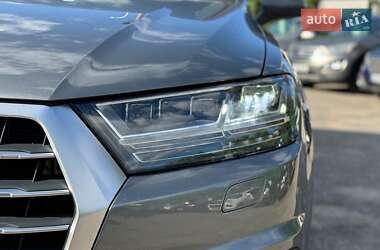 Внедорожник / Кроссовер Audi Q7 2017 в 