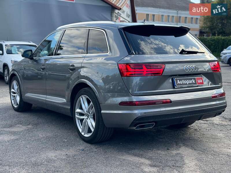 Позашляховик / Кросовер Audi Q7 2017 в Вінниці