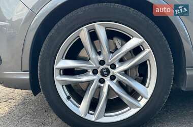 Внедорожник / Кроссовер Audi Q7 2017 в 