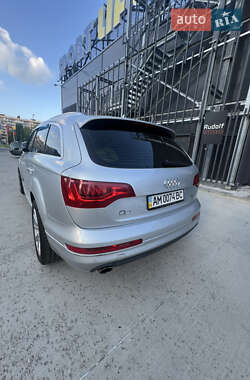 Внедорожник / Кроссовер Audi Q7 2010 в 