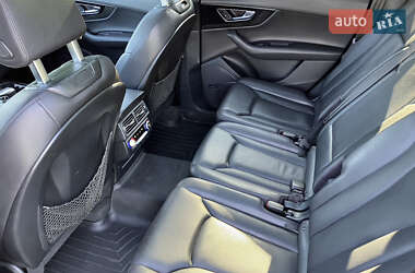 Внедорожник / Кроссовер Audi Q7 2016 в 