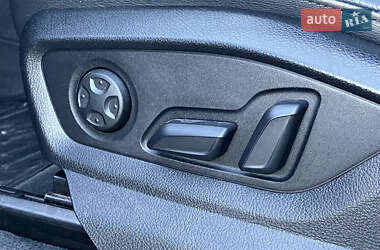 Внедорожник / Кроссовер Audi Q7 2016 в 