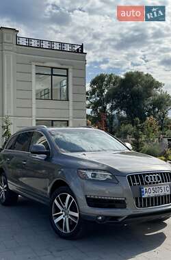 Внедорожник / Кроссовер Audi Q7 2015 в Хусте