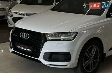 Внедорожник / Кроссовер Audi Q7 2017 в 