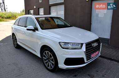 Внедорожник / Кроссовер Audi Q7 2017 в 