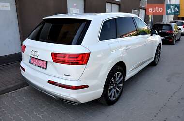 Внедорожник / Кроссовер Audi Q7 2017 в 