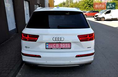 Внедорожник / Кроссовер Audi Q7 2017 в 