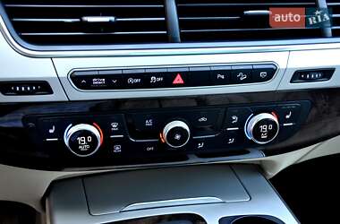 Внедорожник / Кроссовер Audi Q7 2017 в 
