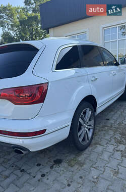 Внедорожник / Кроссовер Audi Q7 2013 в 