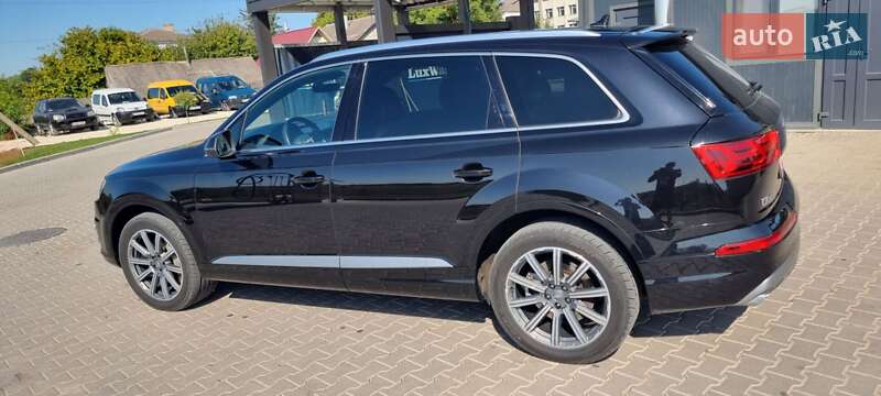 Внедорожник / Кроссовер Audi Q7 2017 в Шумске