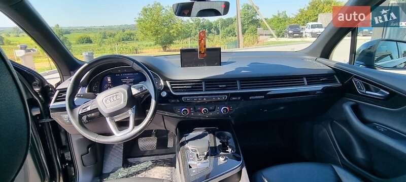 Внедорожник / Кроссовер Audi Q7 2017 в Шумске
