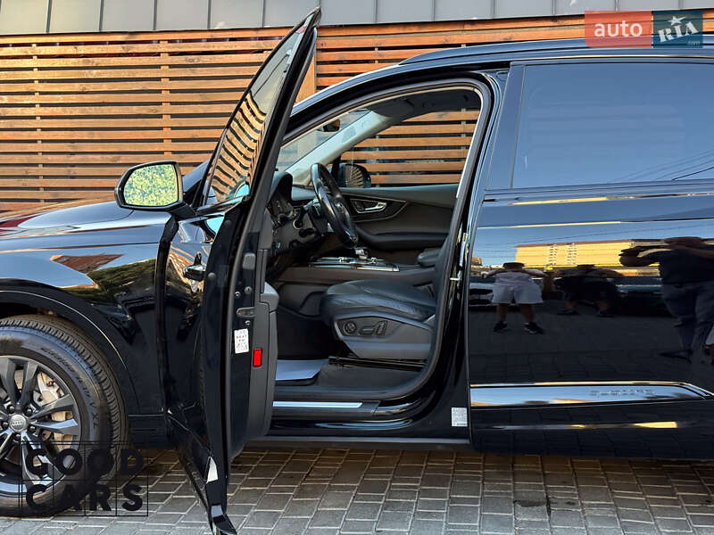 Позашляховик / Кросовер Audi Q7 2019 в Одесі