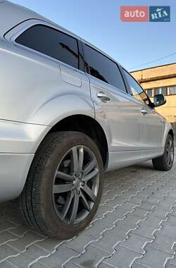 Внедорожник / Кроссовер Audi Q7 2012 в 