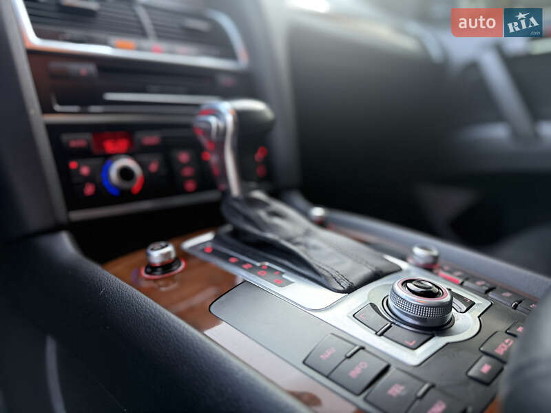 Позашляховик / Кросовер Audi Q7 2012 в Стрию