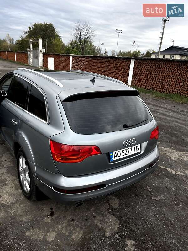 Позашляховик / Кросовер Audi Q7 2006 в Хусті
