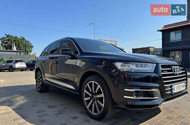 Позашляховик / Кросовер Audi Q7 2018 в 